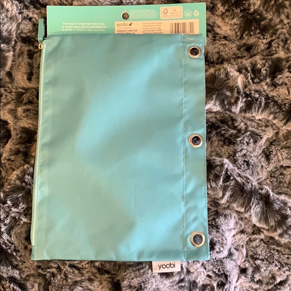 Berry Cool Pouch Set - Picture 5 of 11